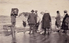 Arriving in Paihia by rowboat - 1914